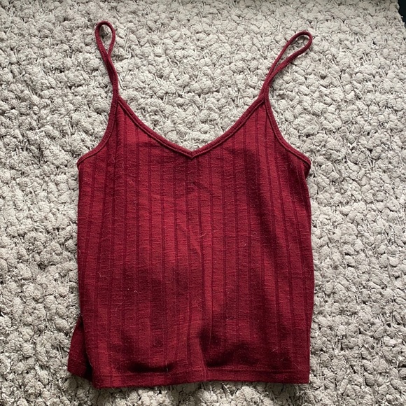 2/$15 🔥 Red Cropped Tank Top - Picture 1 of 3